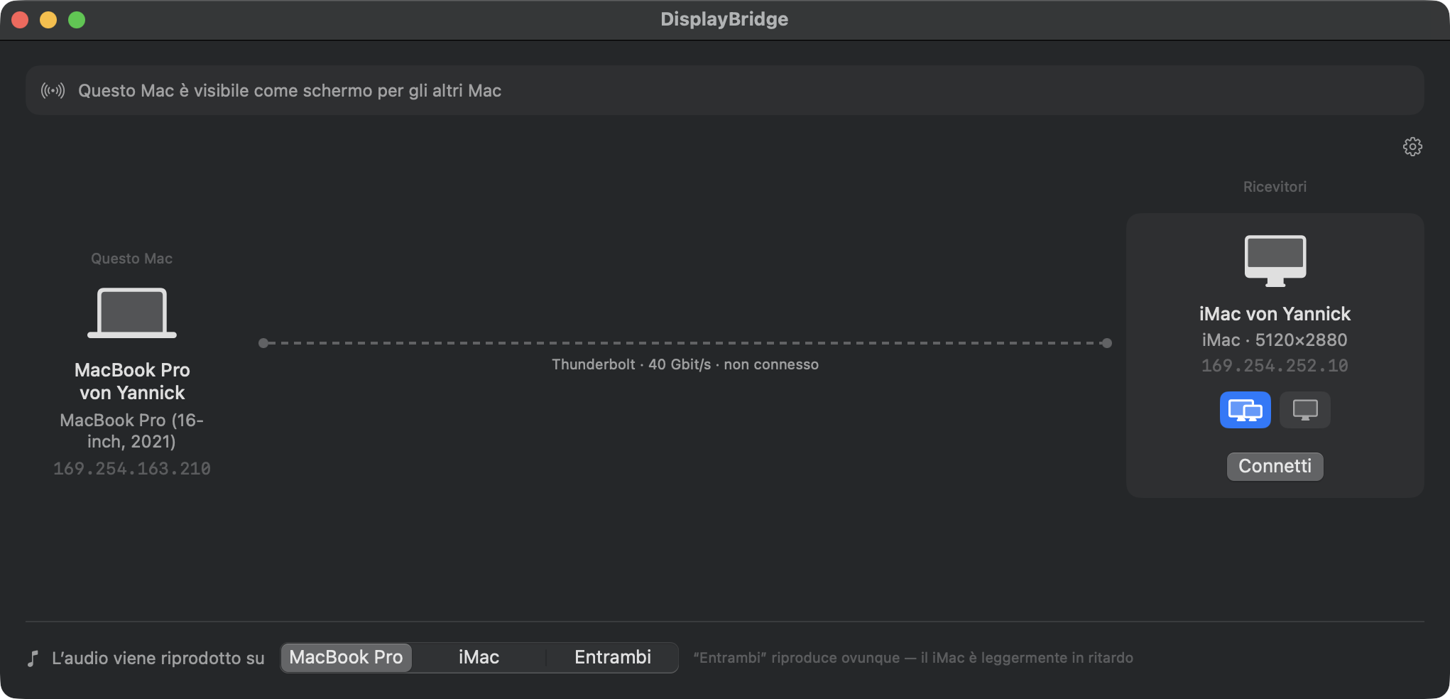 La finestra di DisplayBridge dopo aver collegato il cavo: a sinistra Questo Mac, il MacBook Pro; una linea tratteggiata con Thunderbolt · 40 Gbit/s · non connesso; a destra, sotto Ricevitori, la scheda iMac von Yannick, iMac · 5120×2880, con il pulsante Estendi selezionato in blu, il pulsante Duplica accanto e il pulsante Connetti. In basso: L’audio viene riprodotto su MacBook Pro, iMac o Entrambi.